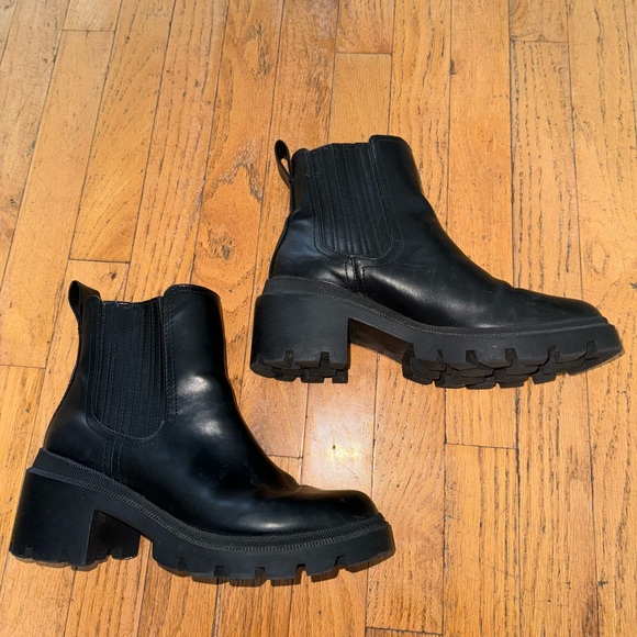 Black Slip-on Combat Boots, Lug Sole, Women’s Size 8.5 - Picture 2 of 4